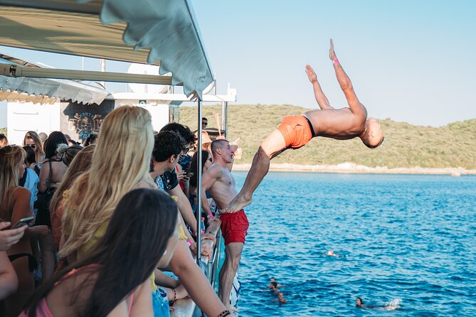 Boom Boat Party Poreč (With Transfer From Pula) - Inclusions