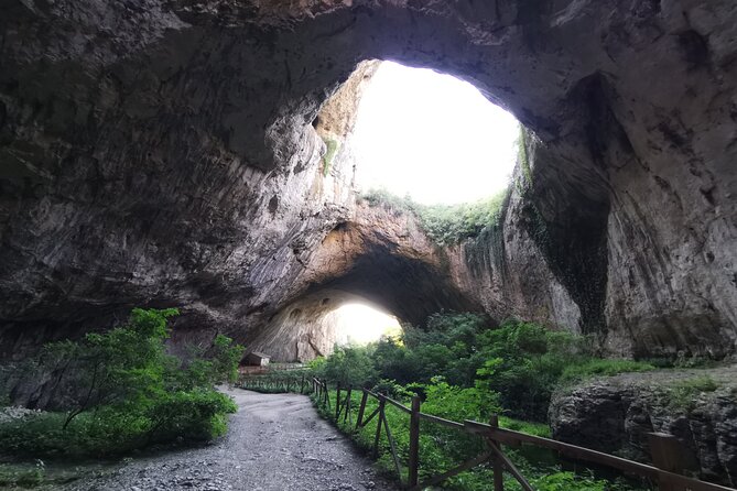 Bulgaria - Caves, Waterfalls and Hiking in the National Park - Discovering Krushunskiye Waterfalls