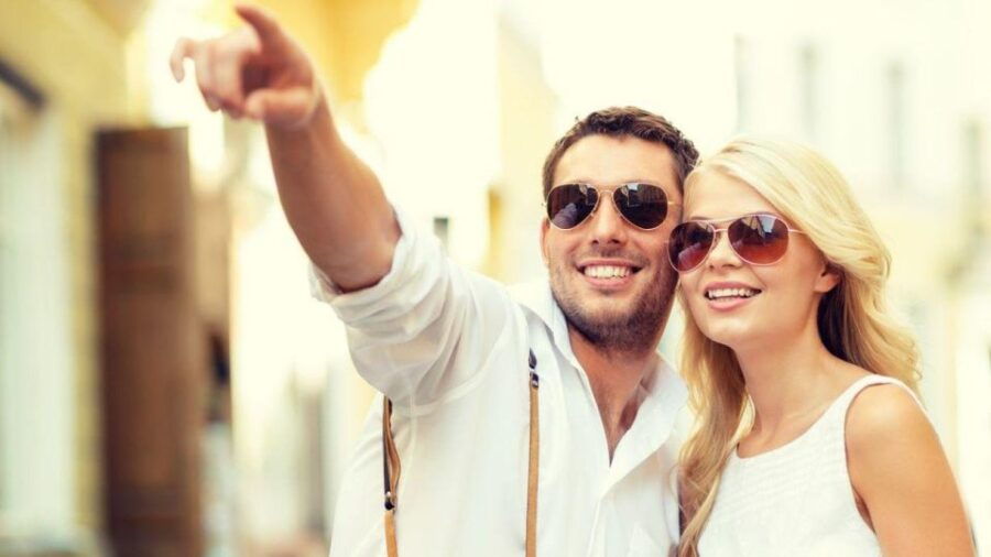 Cala Millor: Coupletime, Fun Game, Quiz and City Walk