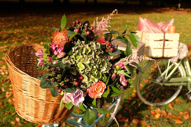 Champagne Picnic Hamper for 2 With Retro Bicycles Manchester - Experience Highlights