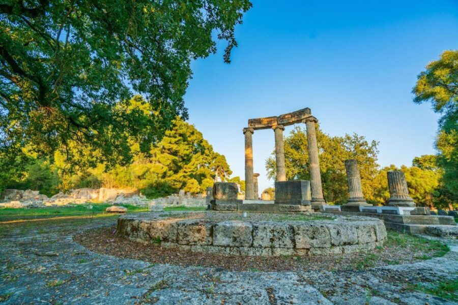 Complete Peloponnese – Delphi Meteora(4 Days-3 Nights)