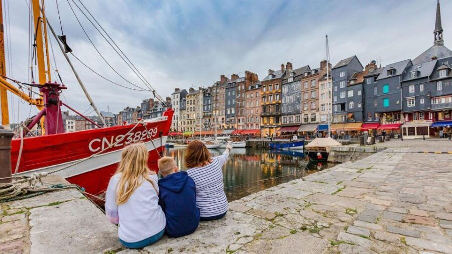 E-Scavenger Hunt: Explore Honfleur at Your Own Pace