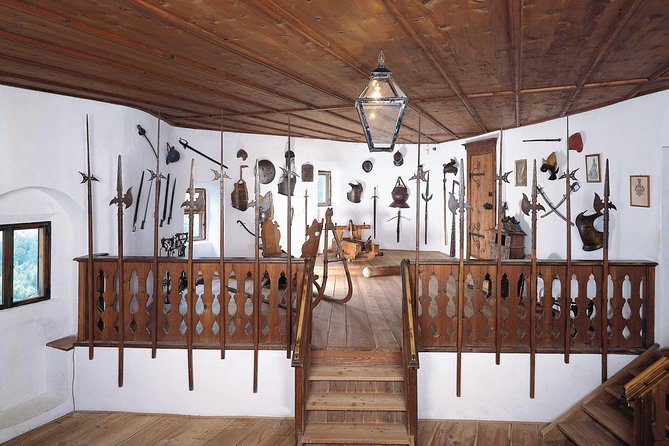 Guided Tour of the Interior in the Italian Language - Historical Background of Taufers Castle