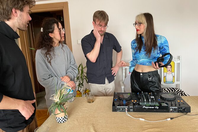 Istanbul Electronic Music and Culture Workshop From Local DJ - Location and Amenities