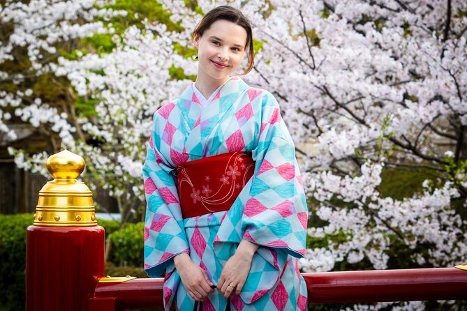 Kamakura Tour With Pro Photographer: Tsurugaoka Hachimangu Shrine - Tour Overview