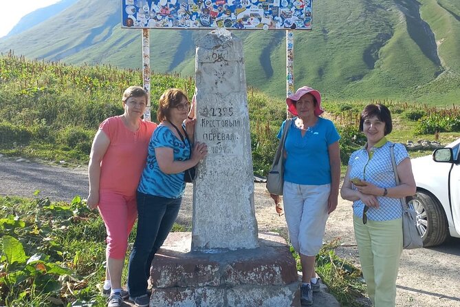Kazbegi Day Tour With Guide - Tour Overview