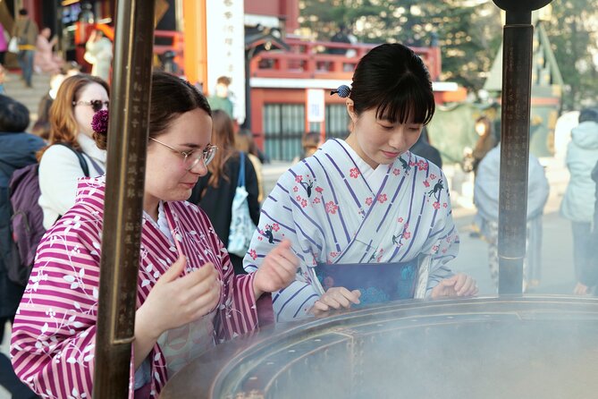 Kimono Walking Private Tour and Photo Shooting by Local Japanese - Tour Details