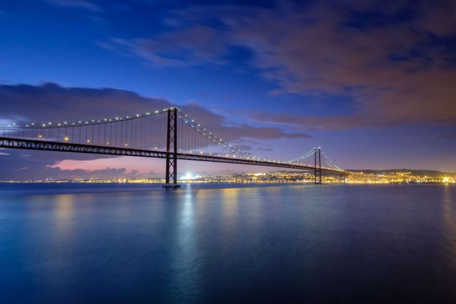 Lisbon: Private Cacilhas and Almada Walking Photo Tour - Good To Know