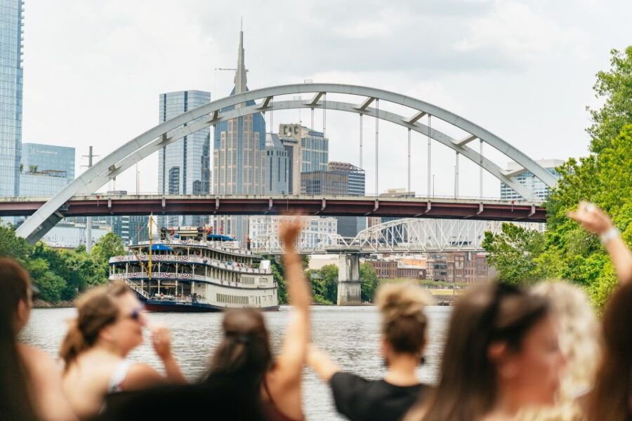 Nashville: Pontoon Party Cruise With a Captain - Inclusions and Amenities
