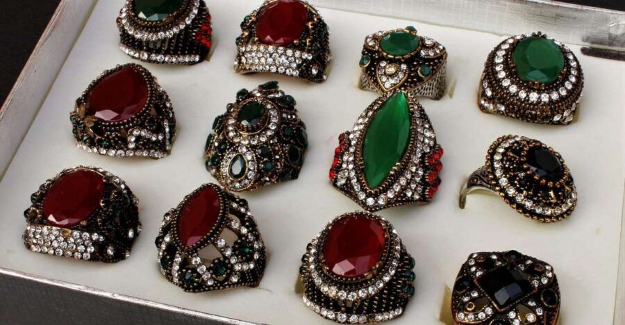 Old Delhi’S Mughal Era Jewelry Craftsmen, Pashmina & Spices