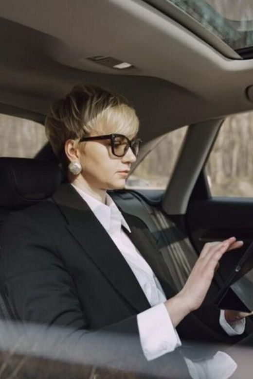 Paris: Premium Private Transfer to or From Deauville - Experienced Multilingual Chauffeurs