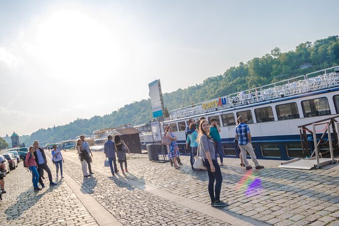 Prague: Sightseeing Boat Cruise With Buffet Dinner - Experience Details