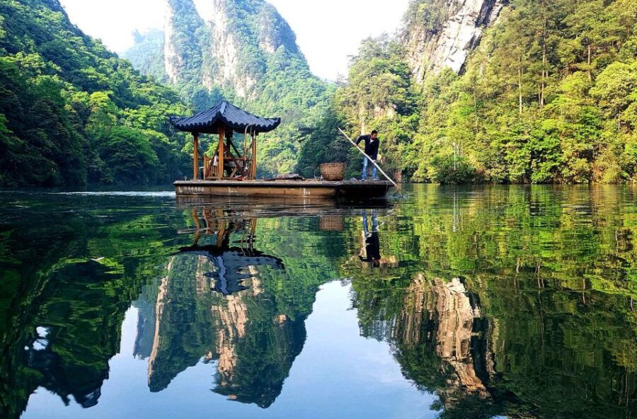 Private Day Tour to Yellow Dragon Cave & BaoFeng Lake