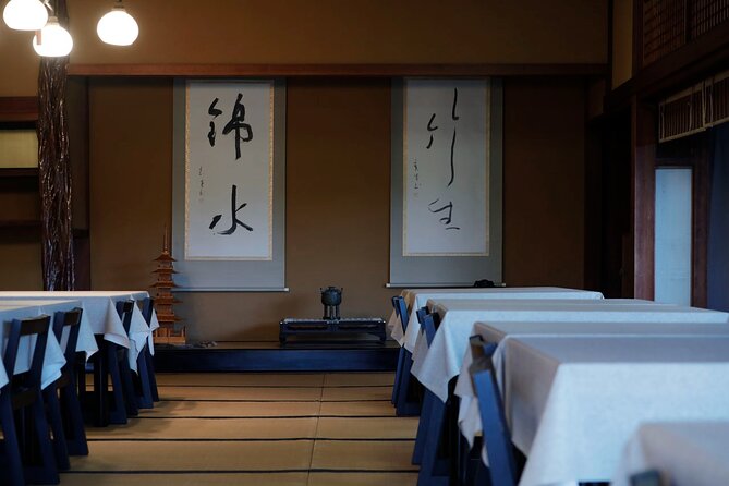 Private Food and Architecture Walking Tour in Kinsuite - Tour Details