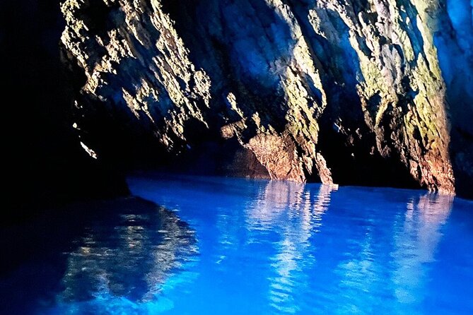 Private Speedboat Tour to Blue Cave and Visit Island Hvar - Tour Details