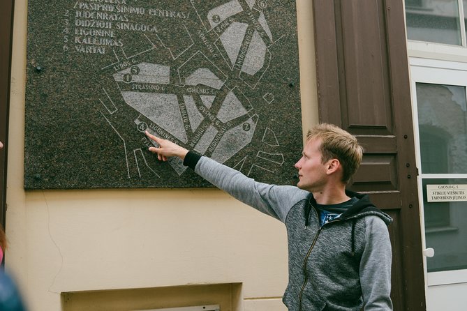 Regular Walking Tour of Jewish Vilnius - Itinerary Highlights