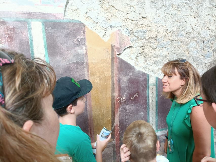 Skip the Line Family-Friendly Pompeii Tour W Archaeologist