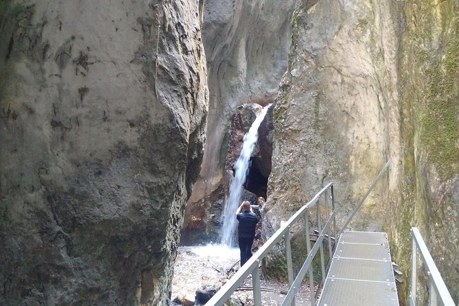 Small-Group Castle, Canyon and Sparkling Wine Day Trip From Brasov - Tour Highlights