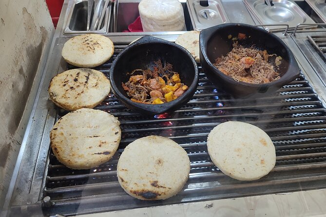 Street Food, Bars, and Rooftops in Poblado With a Local - Reviews