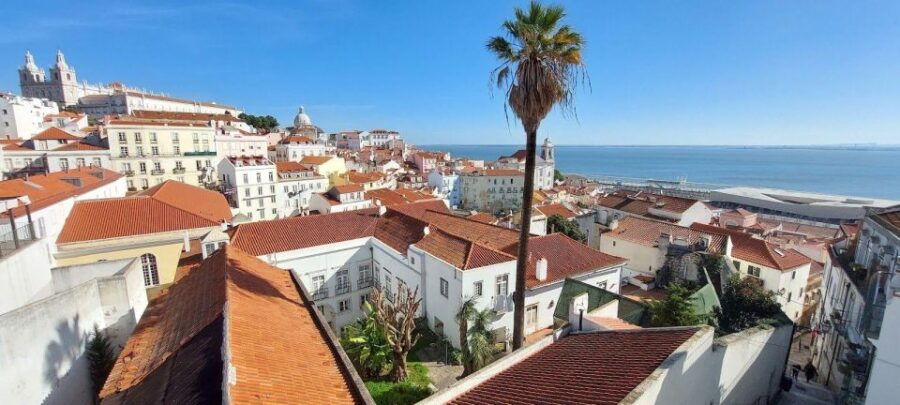 Uncover Lisbons Secrets: A Historic Self-Guided Audio Tour - In-App Audio Tour