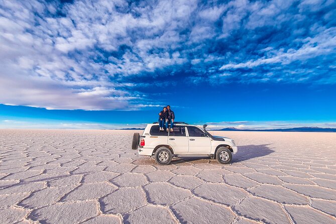 Uyuni Salt Flats Full Day With Bus Uyuni to La Paz - Meeting Point and Departure Time