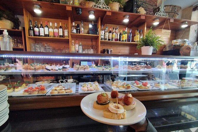 Valencia: Mercado, Paella, Old Town and Street Food Tour - Market Exploration