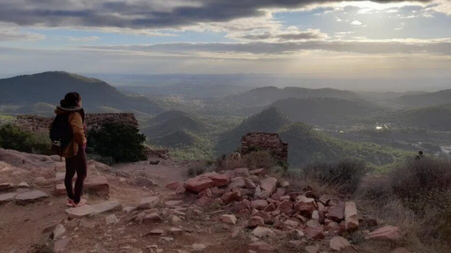 Valencia: Serra Castle Tour and Sunset