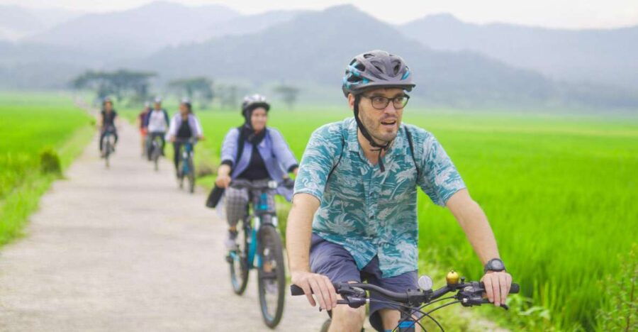Village Cycling Tour in Nanggulan
