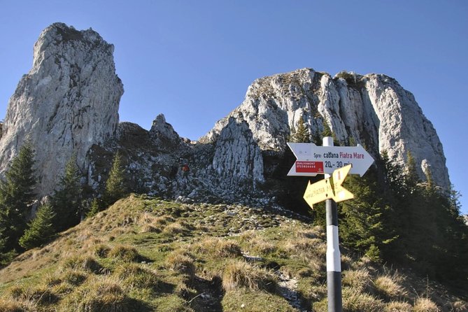 1 Day CARPATHIAN PEAKS & CHALETS Hike - Tour Inclusions and Logistics