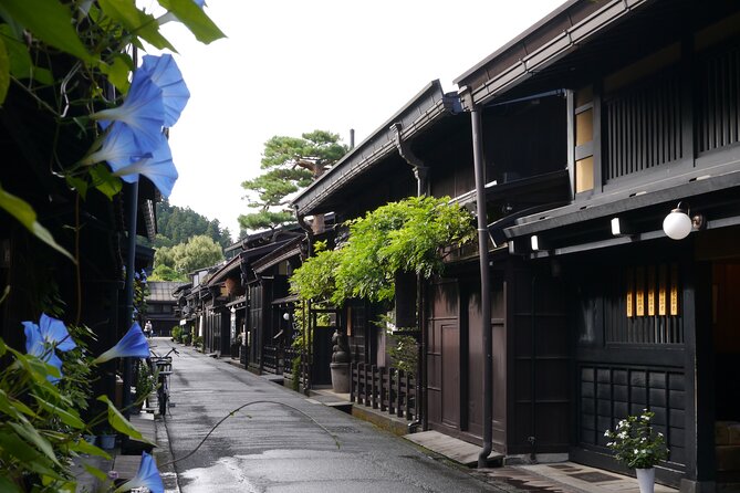 1-Day Shirakawago & Takayama Tour (Round Trip From Kanazawa) - Tour Details