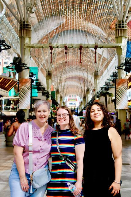 2-Hour Fremont Walking Tour With Photos and Champagne - Duration and Language