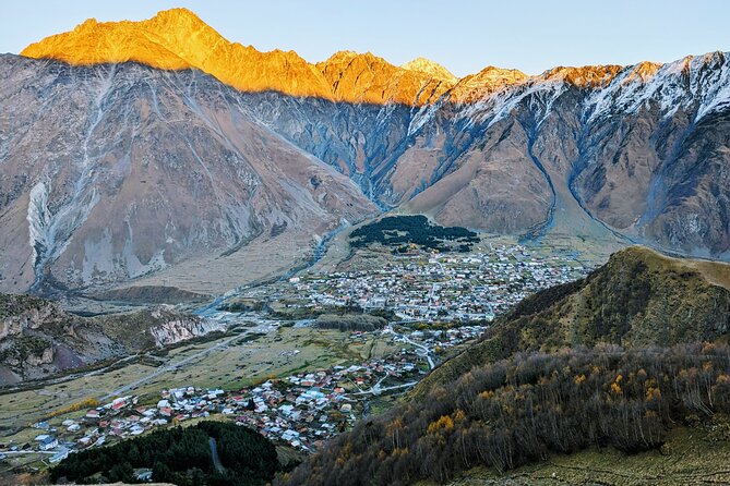 3-Day Hiking Group Tour in Kazbegi - Itinerary Highlights