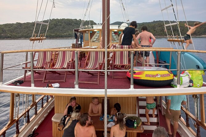 7-Day Guided Tour by Boat Around the Islands in Croatia - Included Amenities