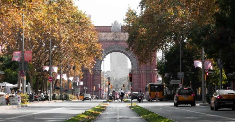Barcelona: Private City Center Bike Tour - Good To Know