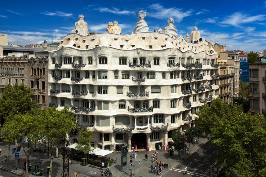 Barcelona: Sagrada Familia and Casa Milà Tour With Cava - Good To Know