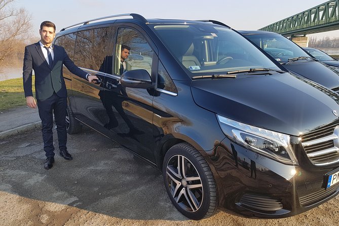 Budapest Private Airport Transfer in a Luxury Minivan - Meeting and Pickup Information