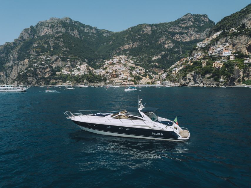 Capri: Tour on a Yacht and Visit to the Grotto - Languages and Accessibility