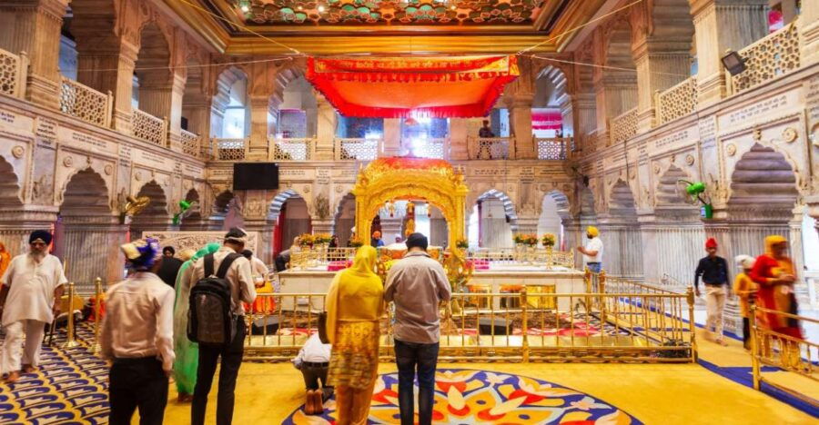 Delhi: Private Half-Day City Tour by Car With Water - Good To Know