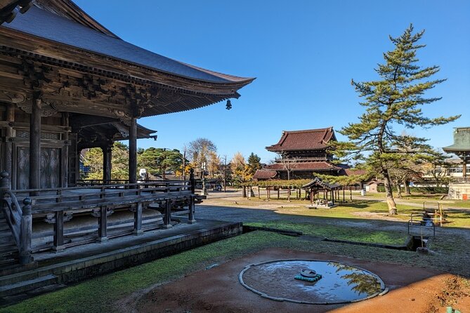 From Kanazawa: Shirakawa-go, Gokayama and Wood Carving Village - Wood Carving Village Tour