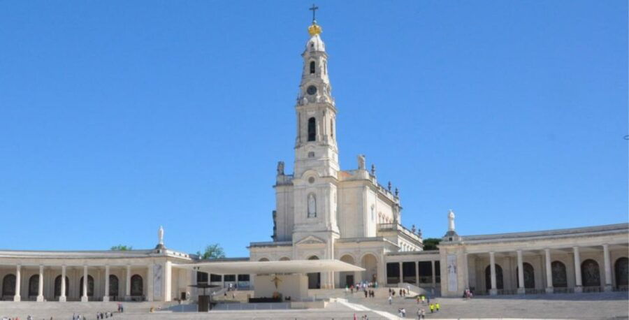 From Lisbon: Tour to Fátima, Batalha, Nazaré and Óbidos - Itinerary Highlights