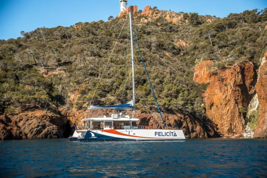 Guided Cruise: Beautiful Sites of Saint Raphaels Coastline