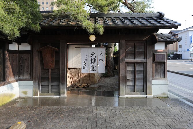 Half Day Kanazawa Tour With Temarizushi Making and Tea Experience - Tour Details