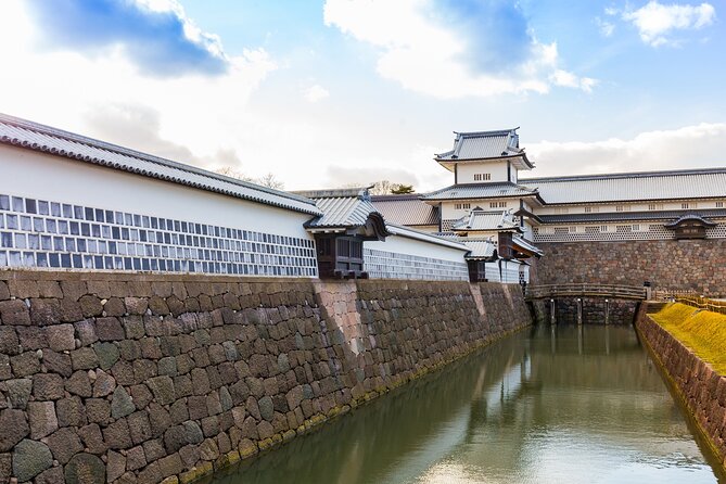 Half Day Private Tour With Photoshoot by Photographer in Kanazawa - Itinerary Details