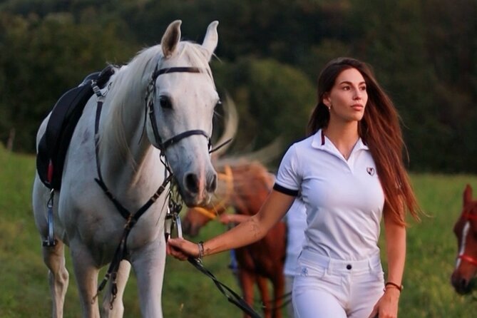 Horseback Riding for Experts Between the Lake and the Mountains - Additional Services Available