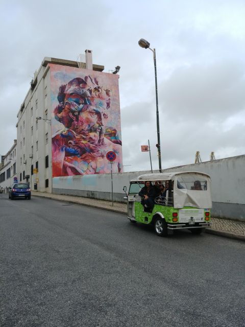 Lisbon Street Art Safari: 2-Hour Tuk Tuk Tour