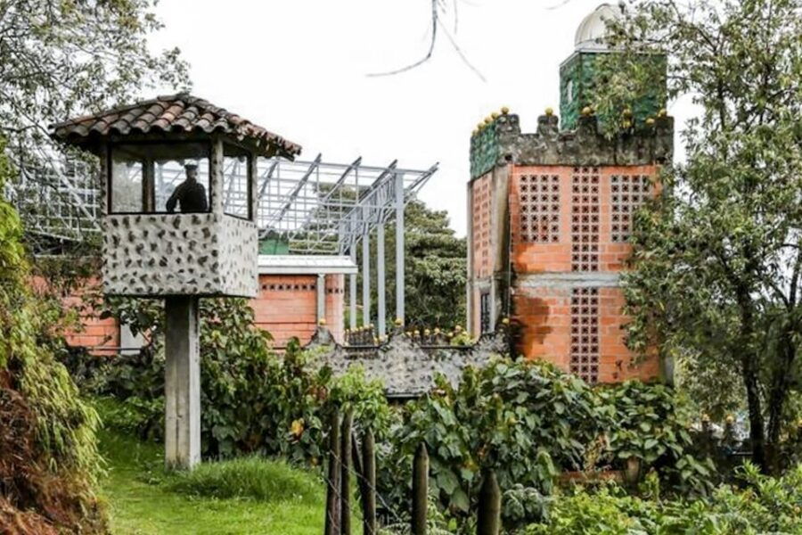 Medellín: The Real Pablo Escobar Tour - Meeting Point Information