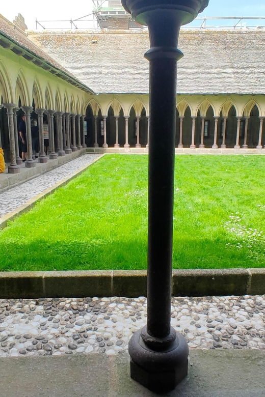Mont-Saint-Michel: Private Walking Tour With Abbey Ticket