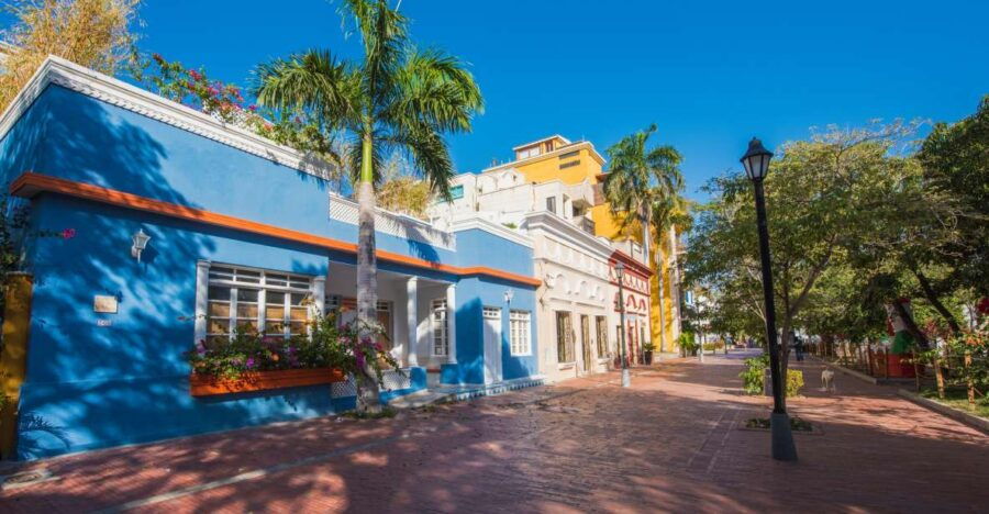 Old Town and Quinta San Pedro Santa Marta City Tour