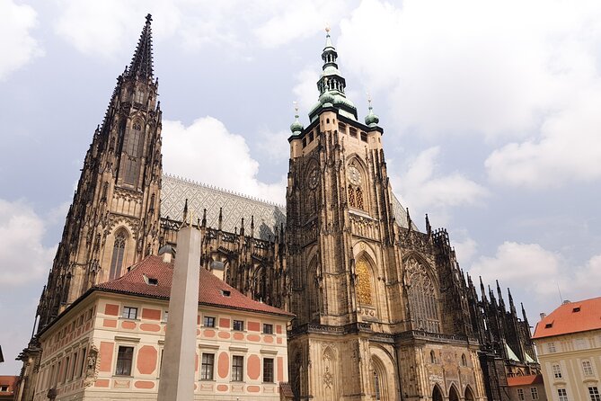 Prague Castle: Admission Ticket With Bus Transfer And Audioguide - Inclusions and Meeting Details