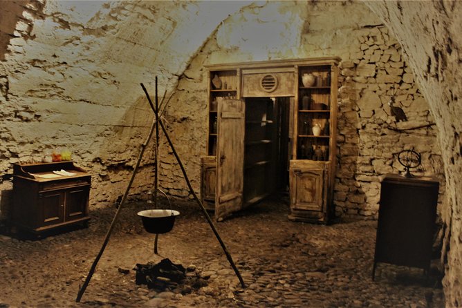 Prague Old Town, Medieval Underground and Dungeon Historical Tour - Frequently Asked Questions